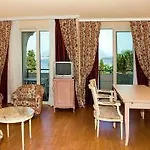 Hotel apartamentowy Carl&do Baveno