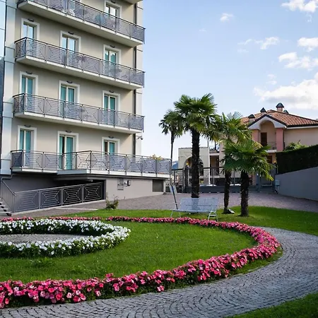 Carl&do Aparthotel 3*